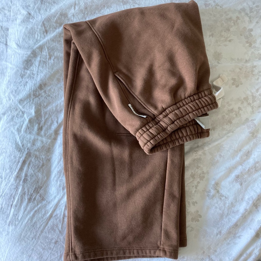 Everlane sweatpants. Size M